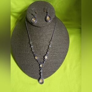 Silvertone yellow faceted Avon necklace Earring set